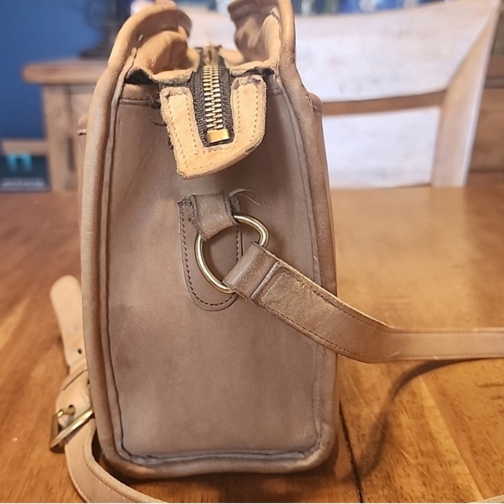 Coach  Brighton Putty Vintage  80's Leather Belt Bag - Picture 2 of 15